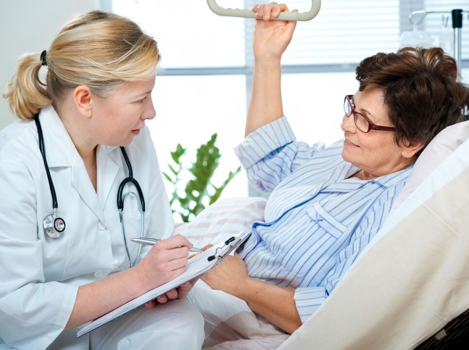 exame dun médico con diabetes